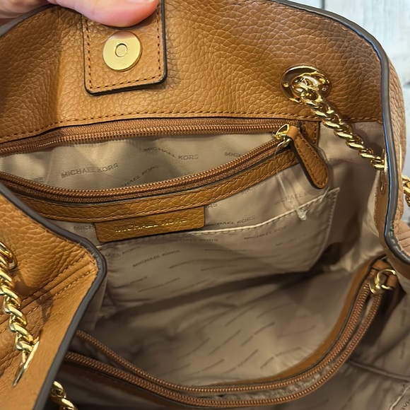 Michaels Kors Brown Pebbled Leather Soft supple cognac shoulder bag purse - Picture 11 of 14